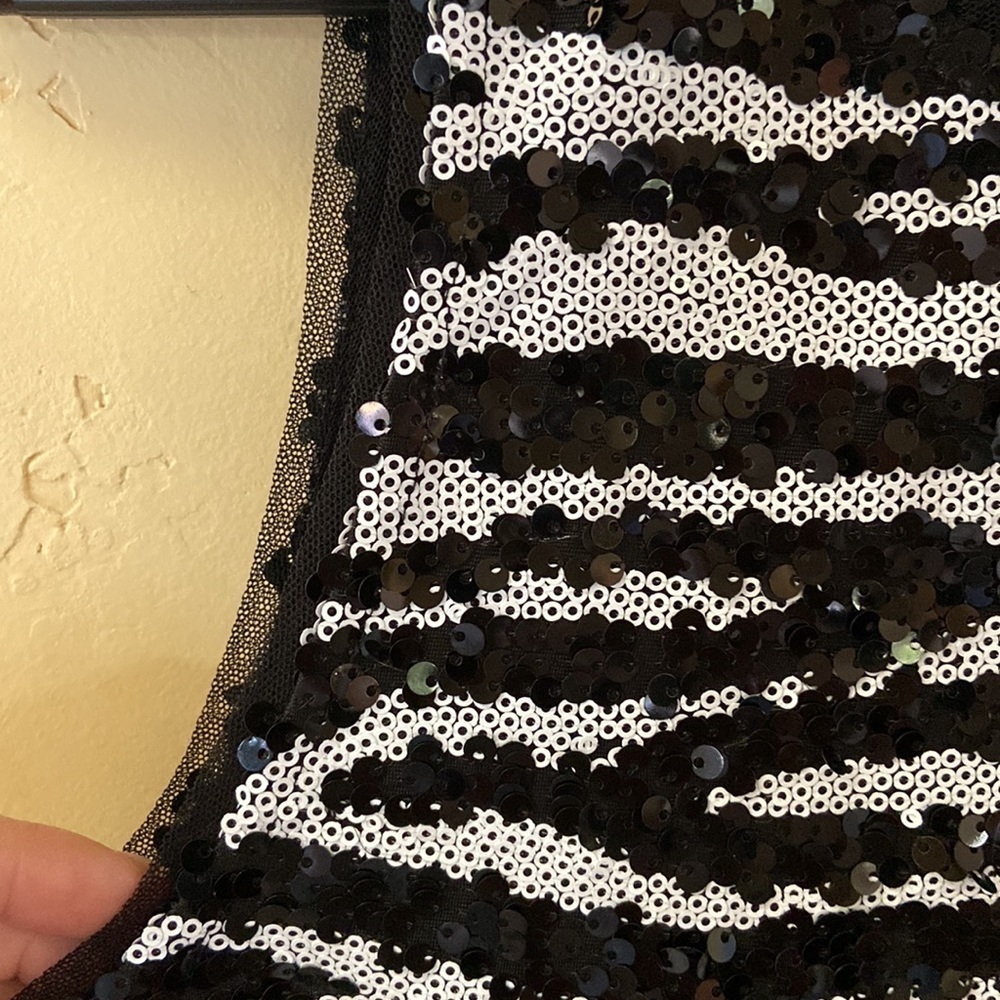 Sz S BB Dakota NWOT Zebra Print Sequin Sleeveless Peplum Top - Picture 5 of 7